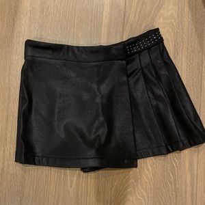 Mayoral black skort. Size 8. Excellent condition